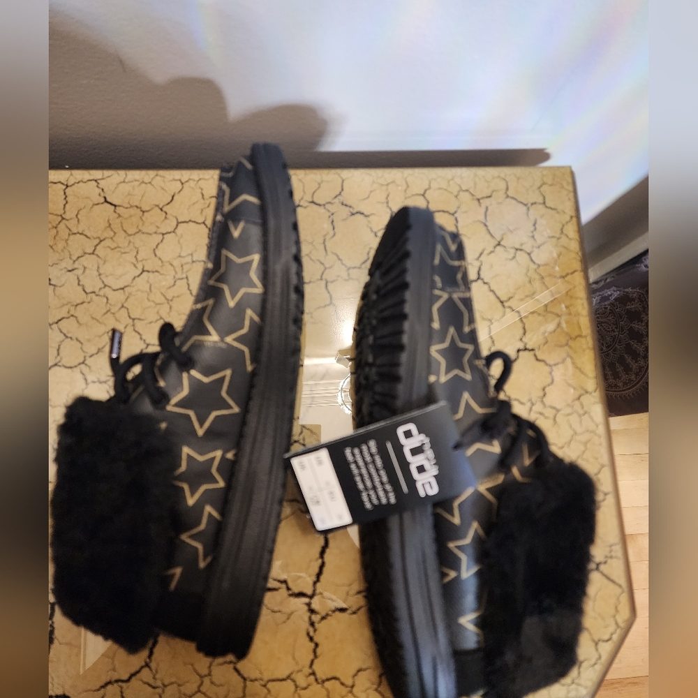HEY DUDE womens Britt STARRY BLACK & gold faux fur booties US size 8 - Picture 7 of 15